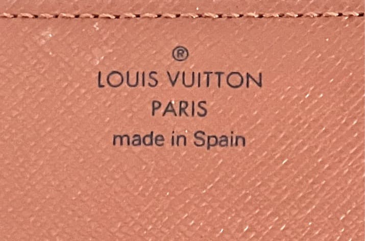 ルイ・ヴィトンのモノグラム名刺入れ