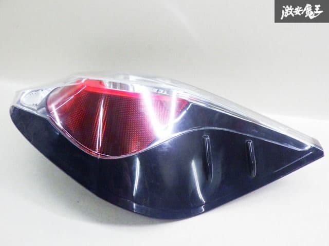 【美品】トヨタ純正 NHP10 アクア 後期型 LED テールランプ（右側）