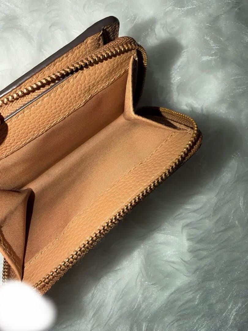 Tory Burch ブラウンレザー二つ折り財布