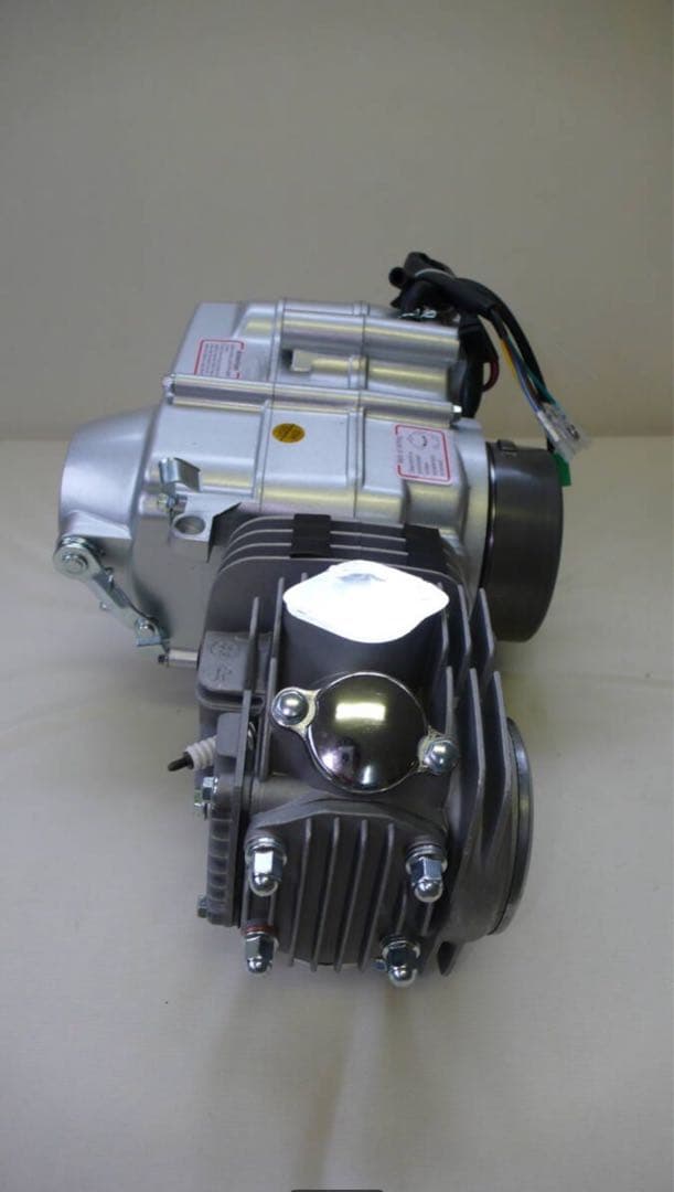 125ccマニュアルエンジン　カブ等　修理交換用１２V　附属品あり　キック起動