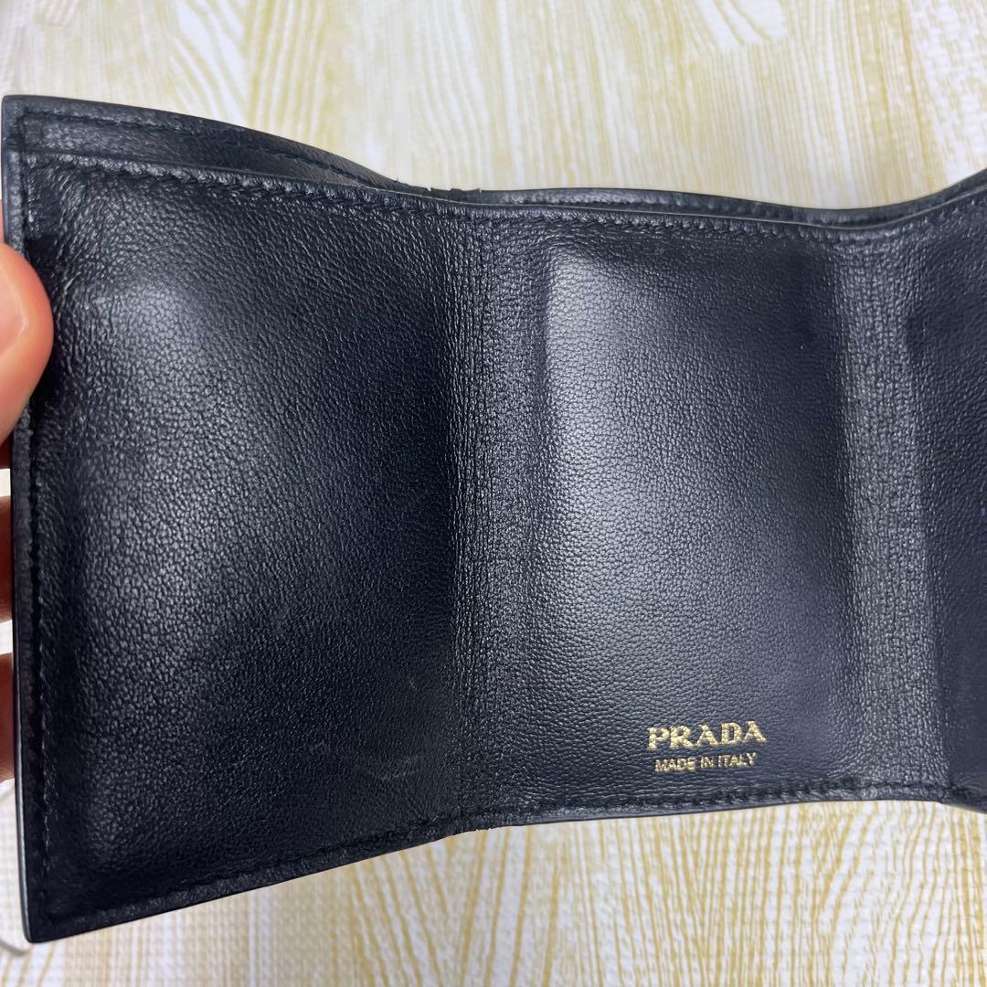 Prada プラダ 3つ折り財布 ブラック 黒 ヴィッテロムーヴ 三角ロゴ