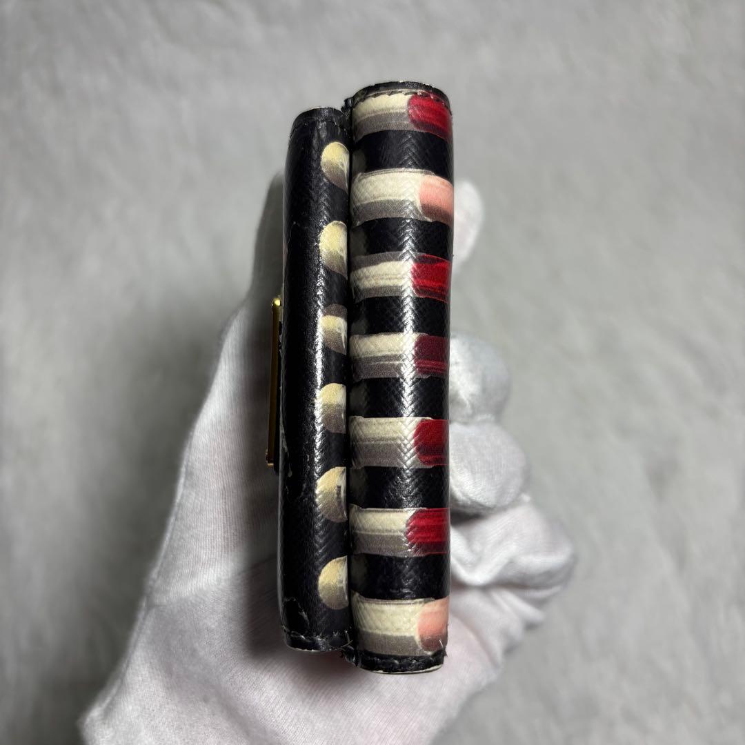 ✨美品✨ プラダ 三つ折り財布 リップ サフィアーノ 三角ロゴ レザー 黒 希少