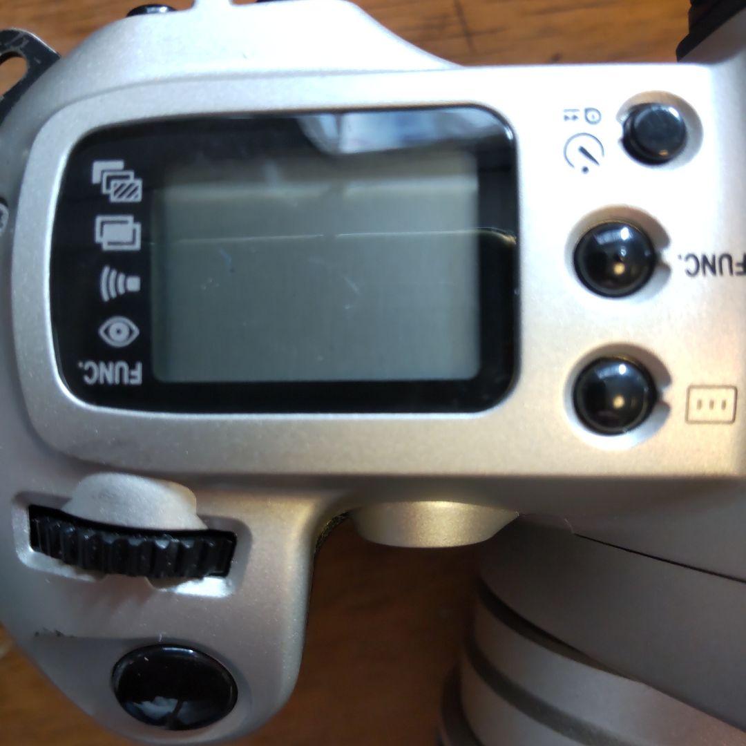 Canon 一眼レフフィルムカメラ EOS Kiss レンズ付き。