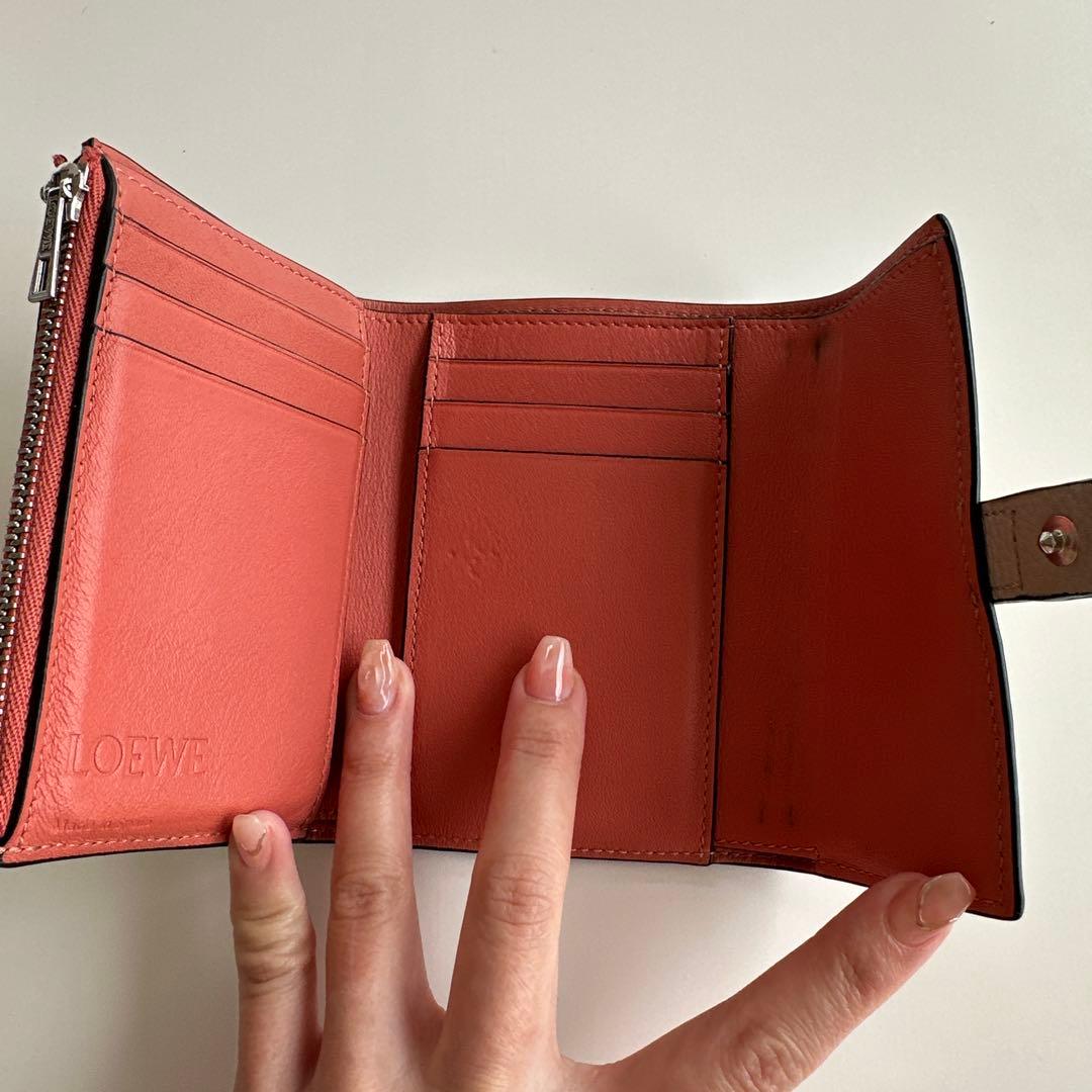 k　LOEWE 三つ折り財布