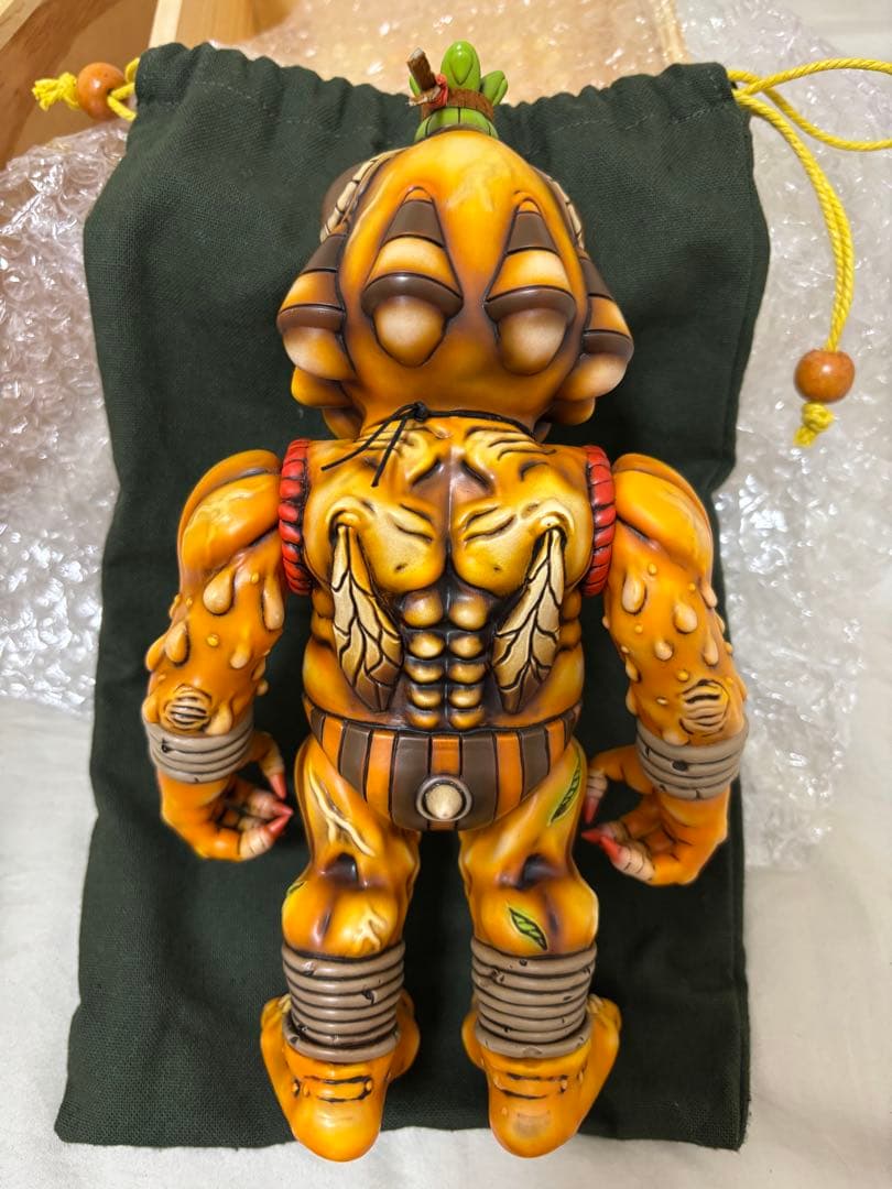 Izinyosi Honey Mustardt by Recyclec ソフビ