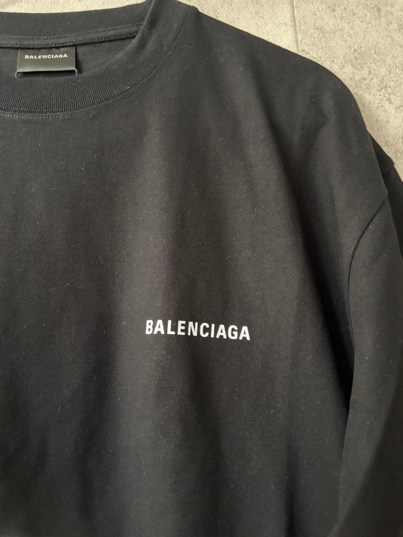 BALENCIAGA　ロゴプリントTシャツ
