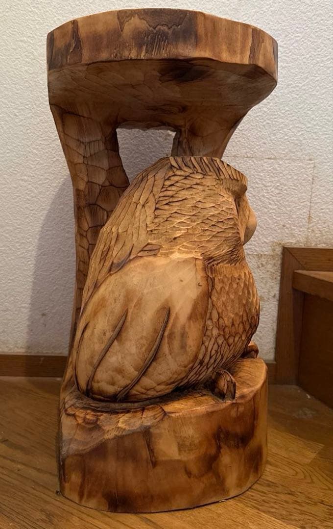 木製フクロウ彫刻