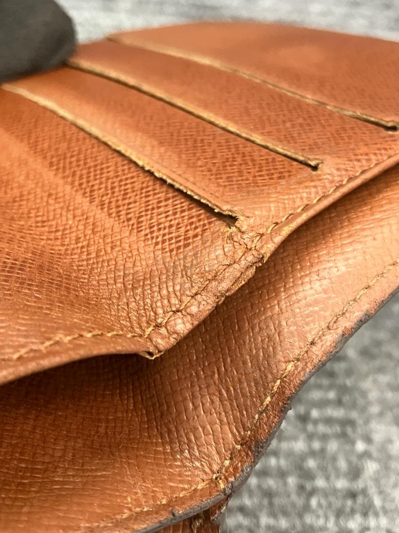 LOUIS VUITTON　二つ折り財布　モノグラム　コンパクトジップ　4552