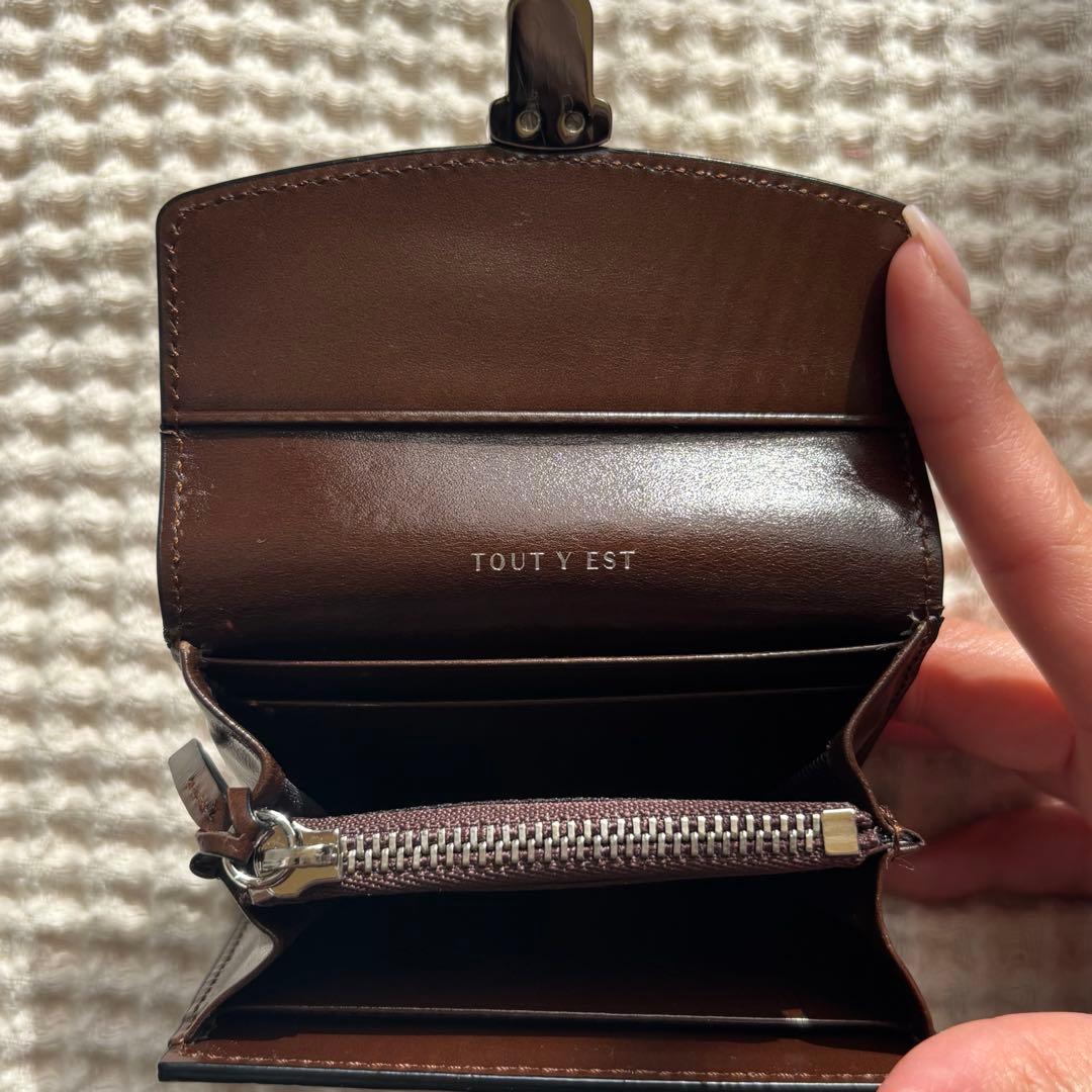 m*.様 TOUT Y ESTトゥティエ コンパクトウォレット 折り財布