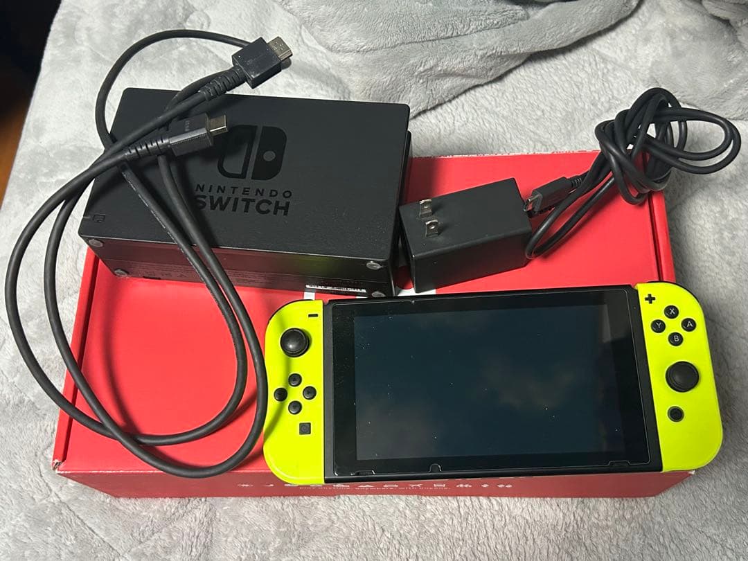 Nintendo Switch 本体 黄色　箱あり