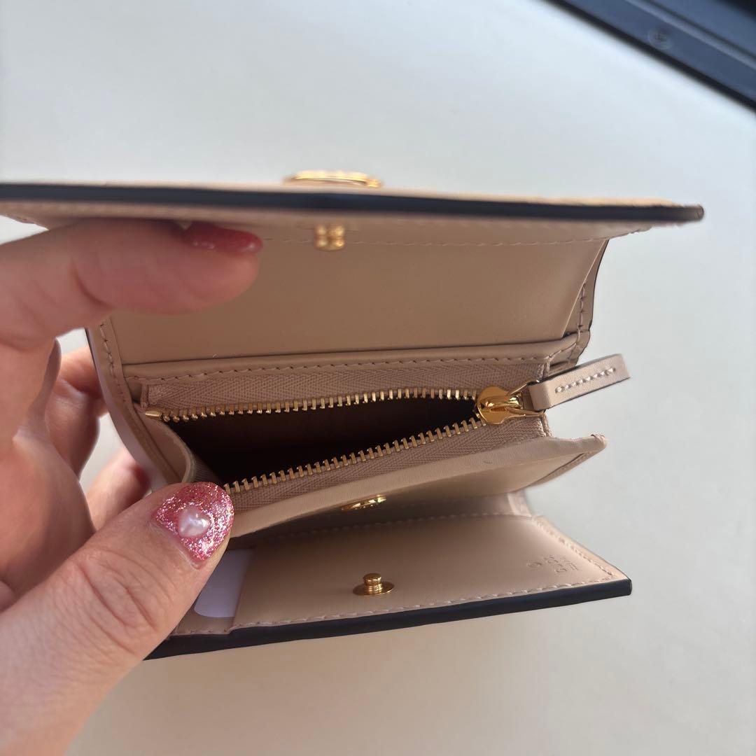 GUCCI ベージュ GGパターン 二つ折り財布