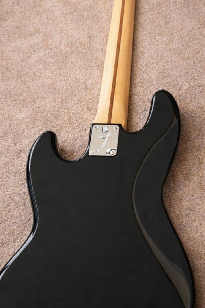 【最終値下げ】Fender Jazz Bass エレキベース【新品未使用】