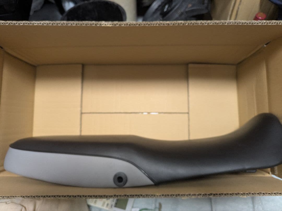 プ*す様 ホンダCB223S用ローダウンシート