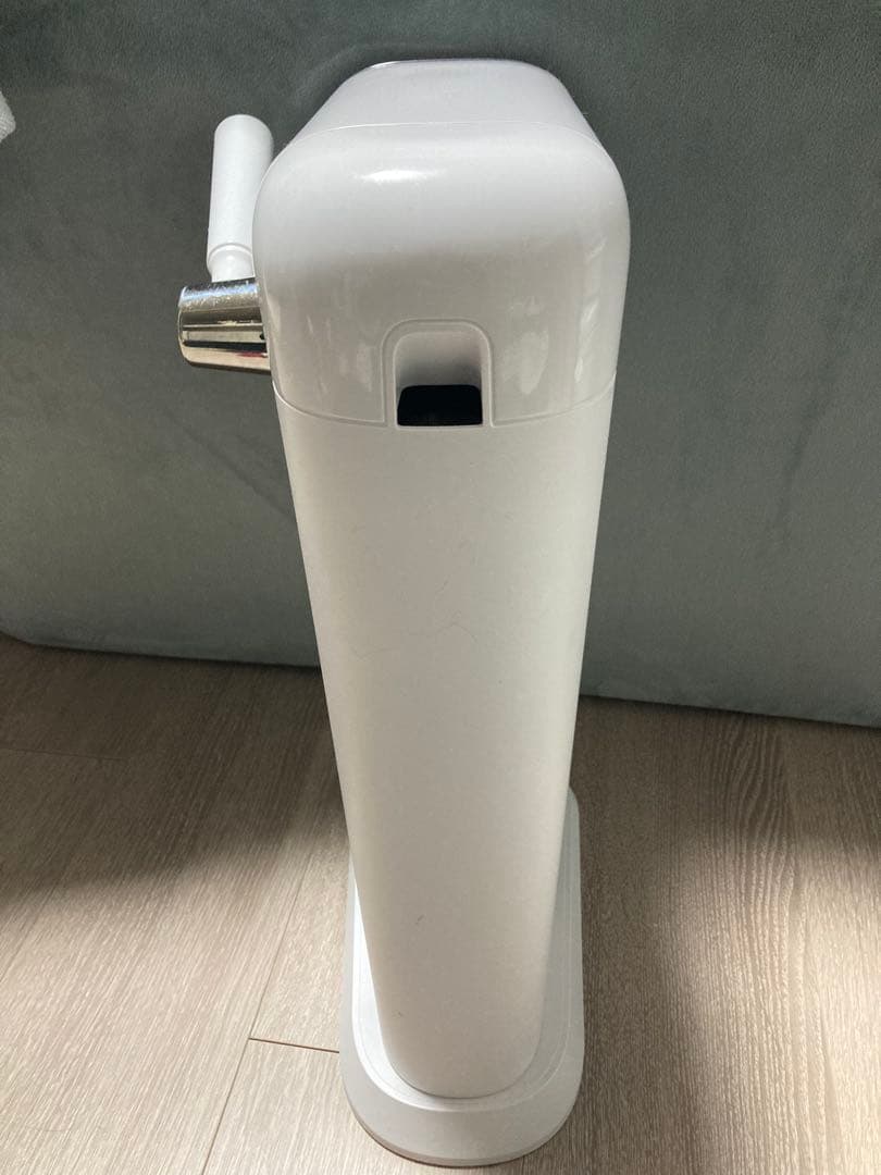 ま*け様 sodastream 炭酸水メーカー ホワイト ボトル付き
