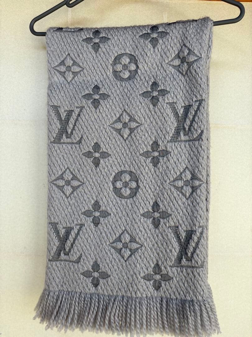 LOUIS VUITTON グレー マフラー　ユニセックス