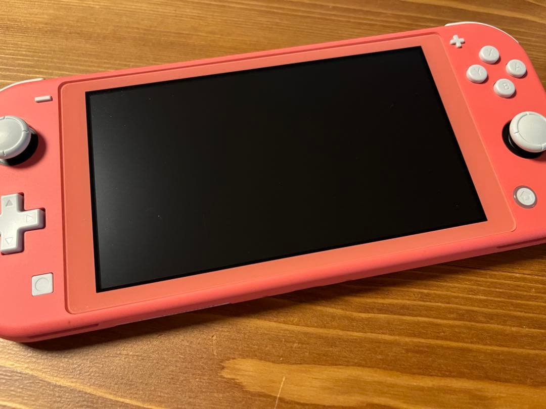 きな出品　Nintendo Switch Lite コーラル