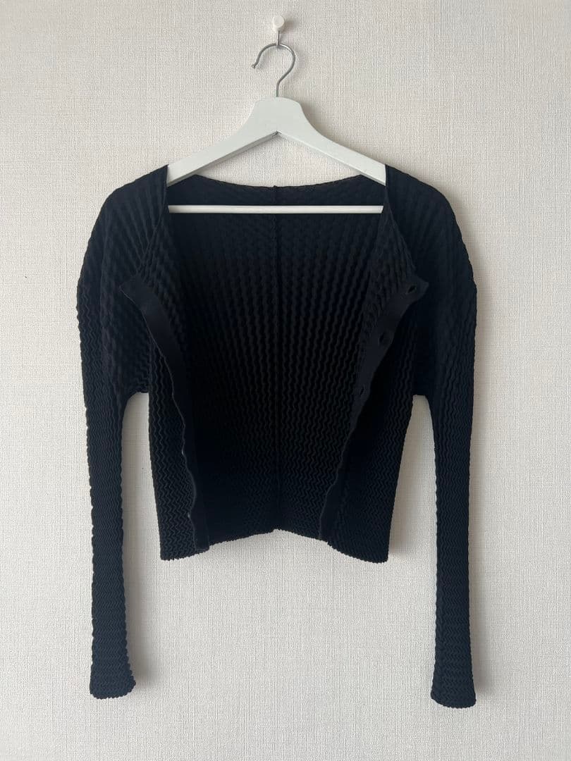 ISSEY MIYAKE イッセイミヤケ　プリーツカーディガン　トップス　２