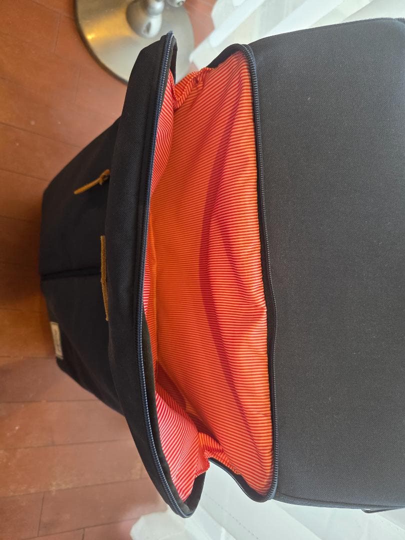 Herschel Supply Co. 大容量 キャリーケース（ネイビー）