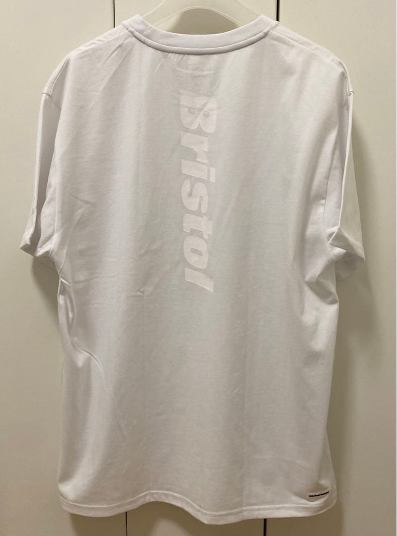 新品タグ付き！VERTICAL LOGO EMBLEM POCKET TEE