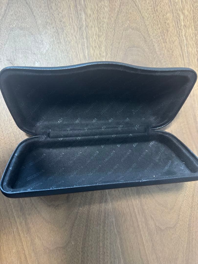 BALENCIAGA INVISIBLE RECTANGLE サングラス