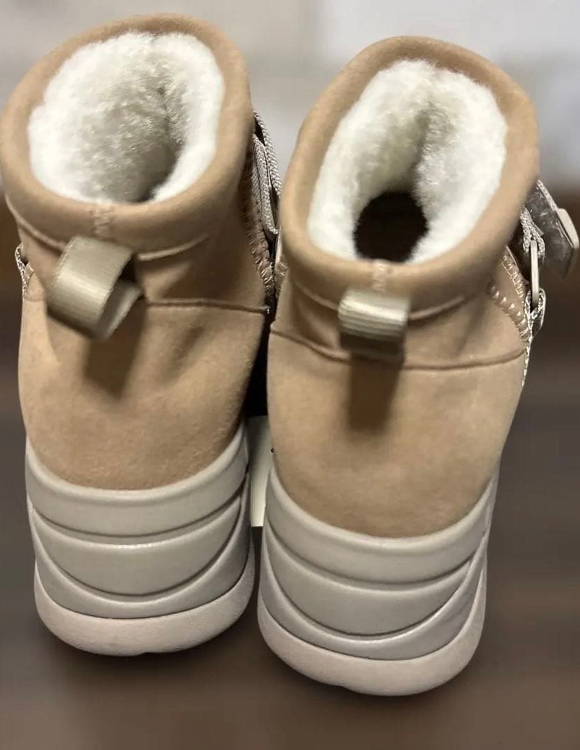 ［新品］シャカ⭐︎ムートン厚底ブーツ⭐︎24センチ