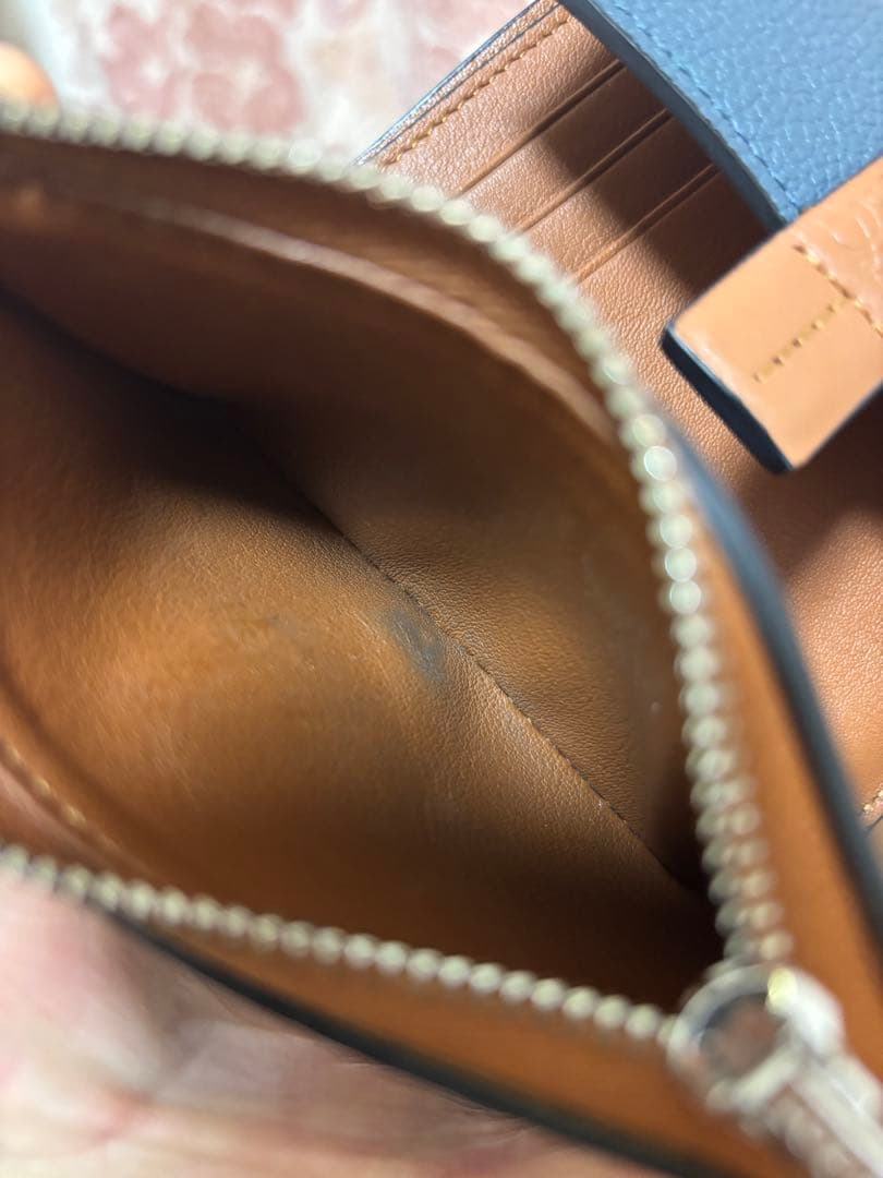 LOEWE財布