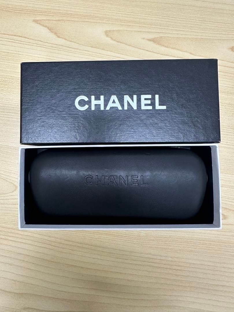 CHANEL COCOマーク　グラデーションサングラス ケース付き