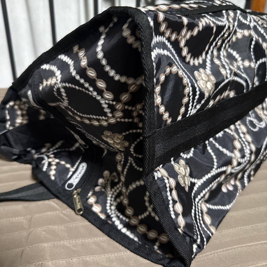極美品　LeSportsac レスポートサックチャールストンポーチ付き未使用級