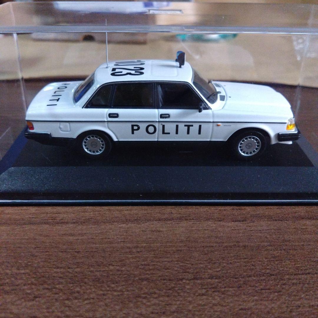 ミニチャンプス ボルボ240 GL パトカー