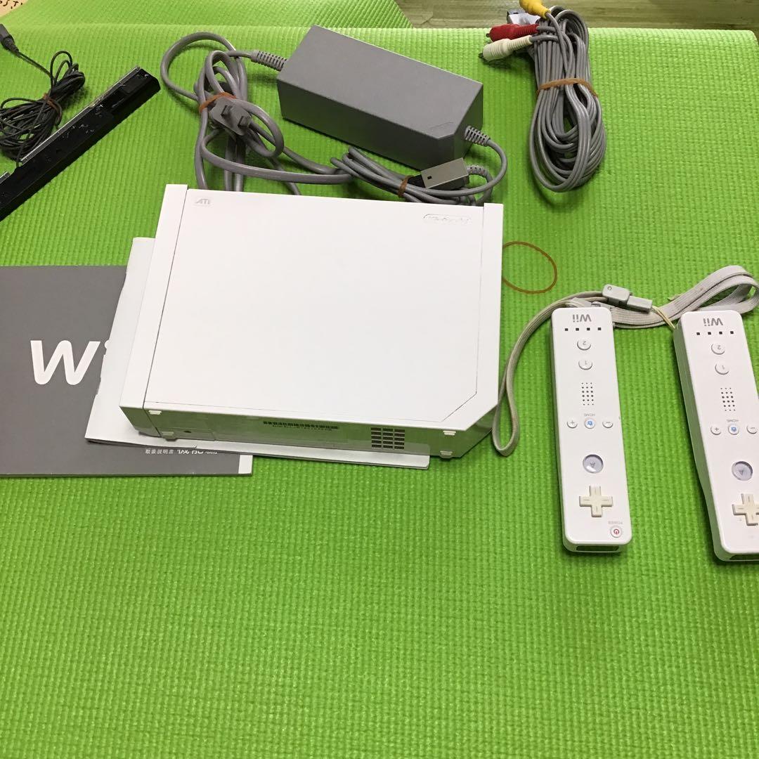 ニンテンドーWII 本体　ゲームソフト5本　その他追加コントローラー