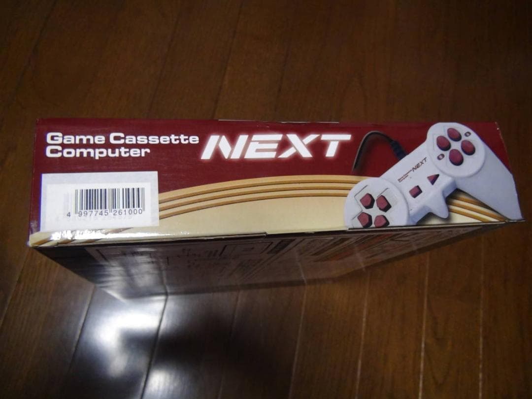 ＮＥＸＴのファミリーコンピューター本体新品　未使用!。