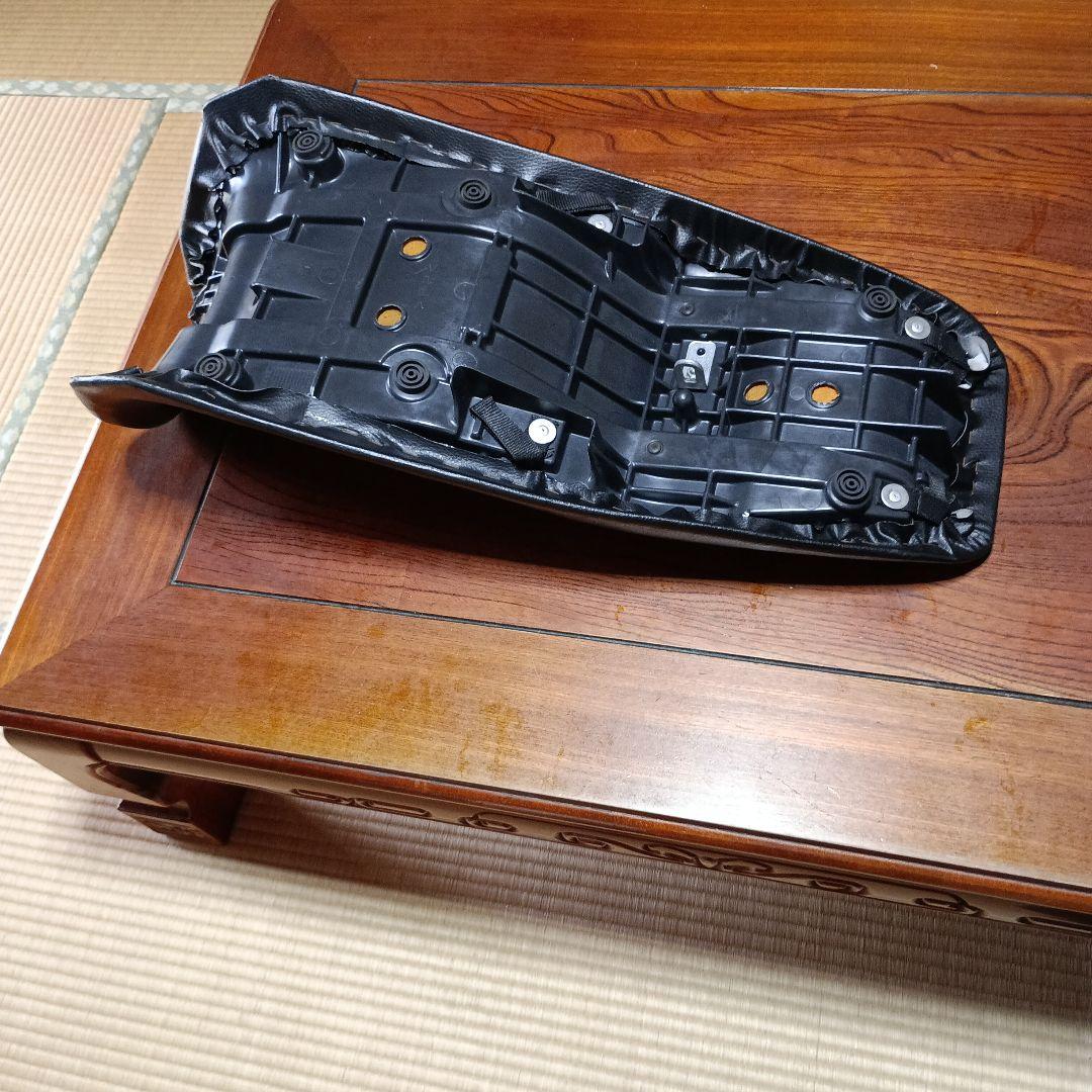 ヤマハYBR250用ローダウンシート　足付きが断然良くなります