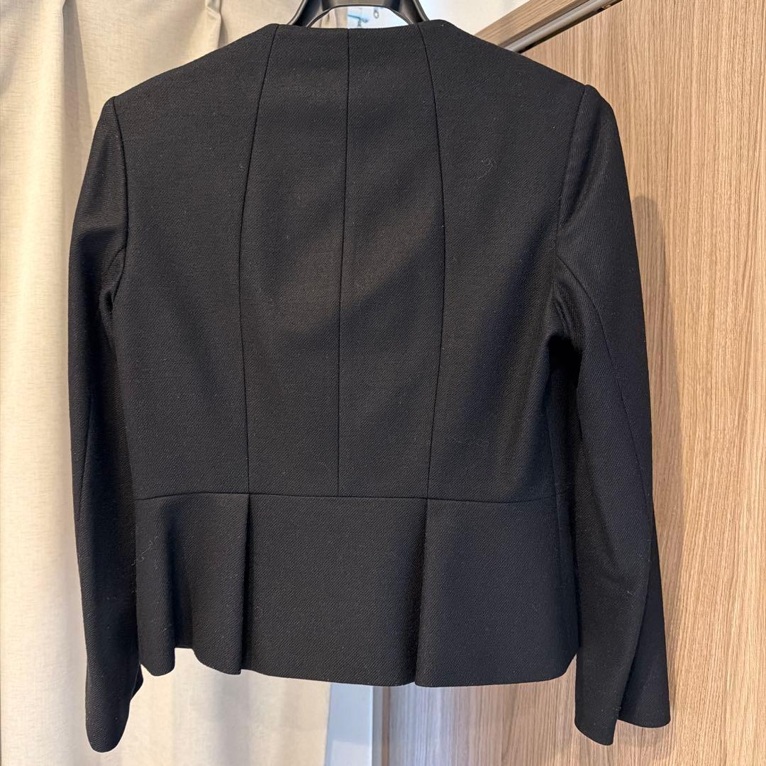 に*ん様 超美品 クリーニング済み anayiノーカラージャケット 黒 ペプラム