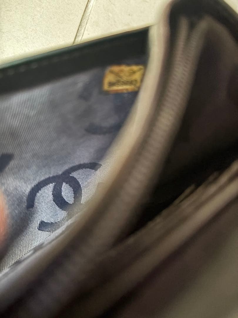 CHANEL ブラック 二つ折り財布　シャネル