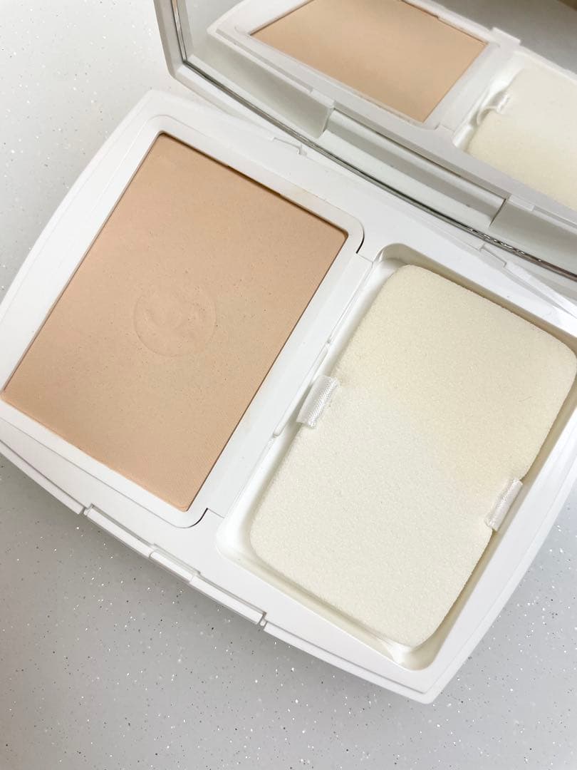 CHANELル ブラン ブライトニング コンパクトパウダーファンデーションB20