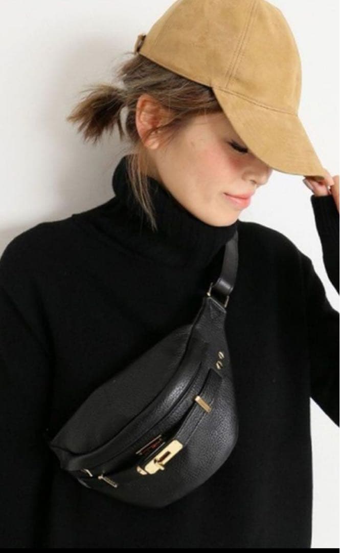 美品　SITA PARANTICAシボカワウエストポーチ