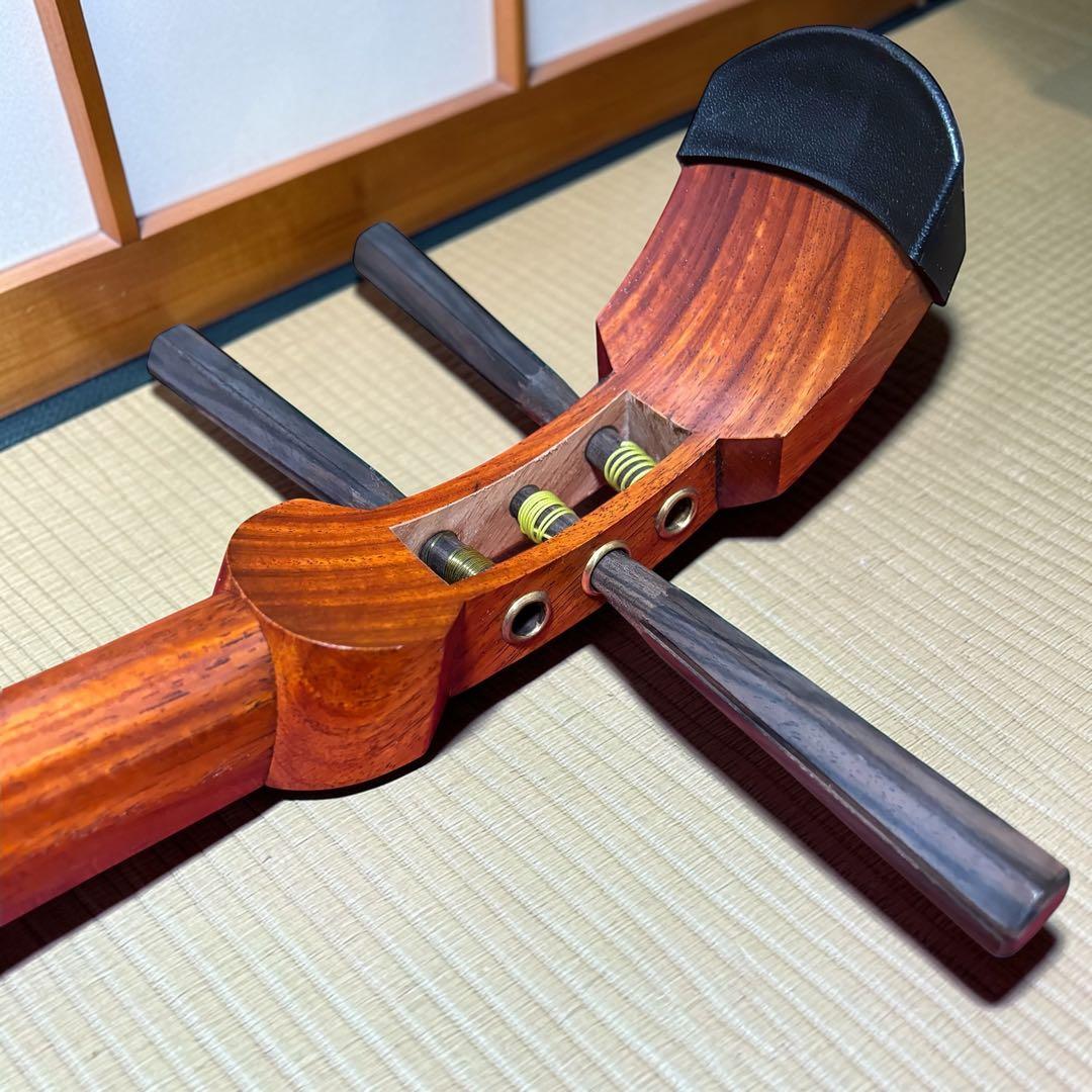 【ケース付】三味線 細棹 花梨 ハードケース付 初心者 天然皮 和楽器 袋付き