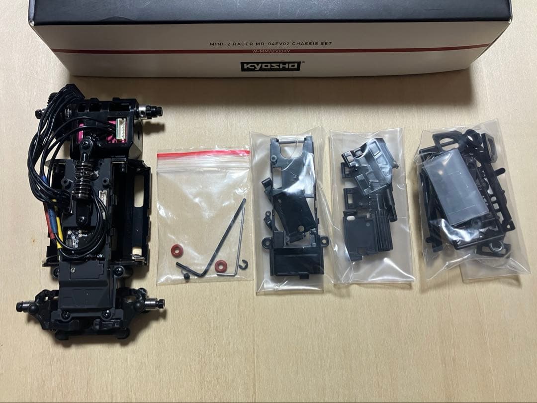 ミニッツMR-04EVO2 シャシーセット (W-MM/8500KV)32890