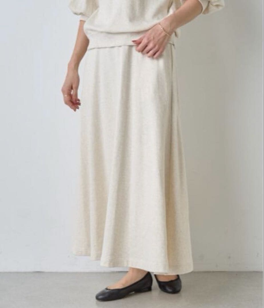 新品タグ付き　BEARDSLEY ビアズリー スウェットフレアスカート　アイボリ