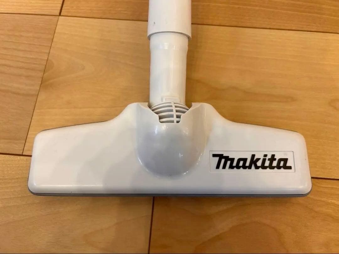 （分解洗浄済、充電器付）マキタ掃除機　10.8v CL107FD