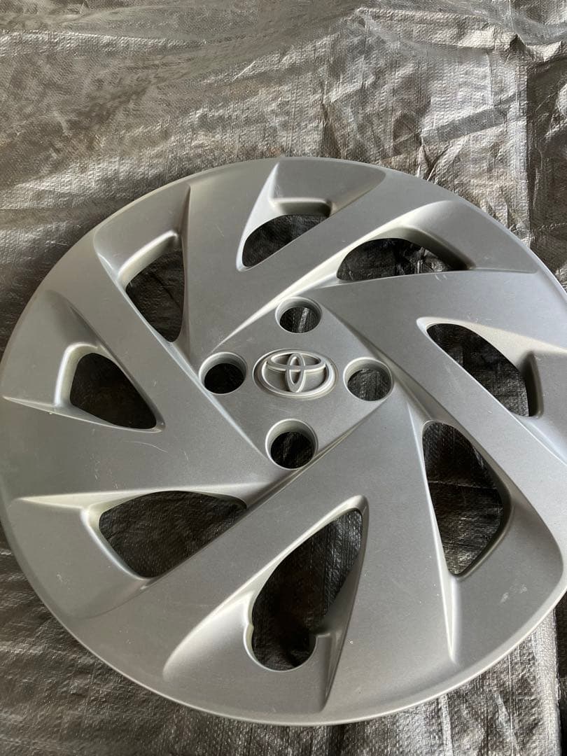 トヨタ⭐︎アクア⭐︎15インチ⭐︎純正ホイールカバー 4枚セット