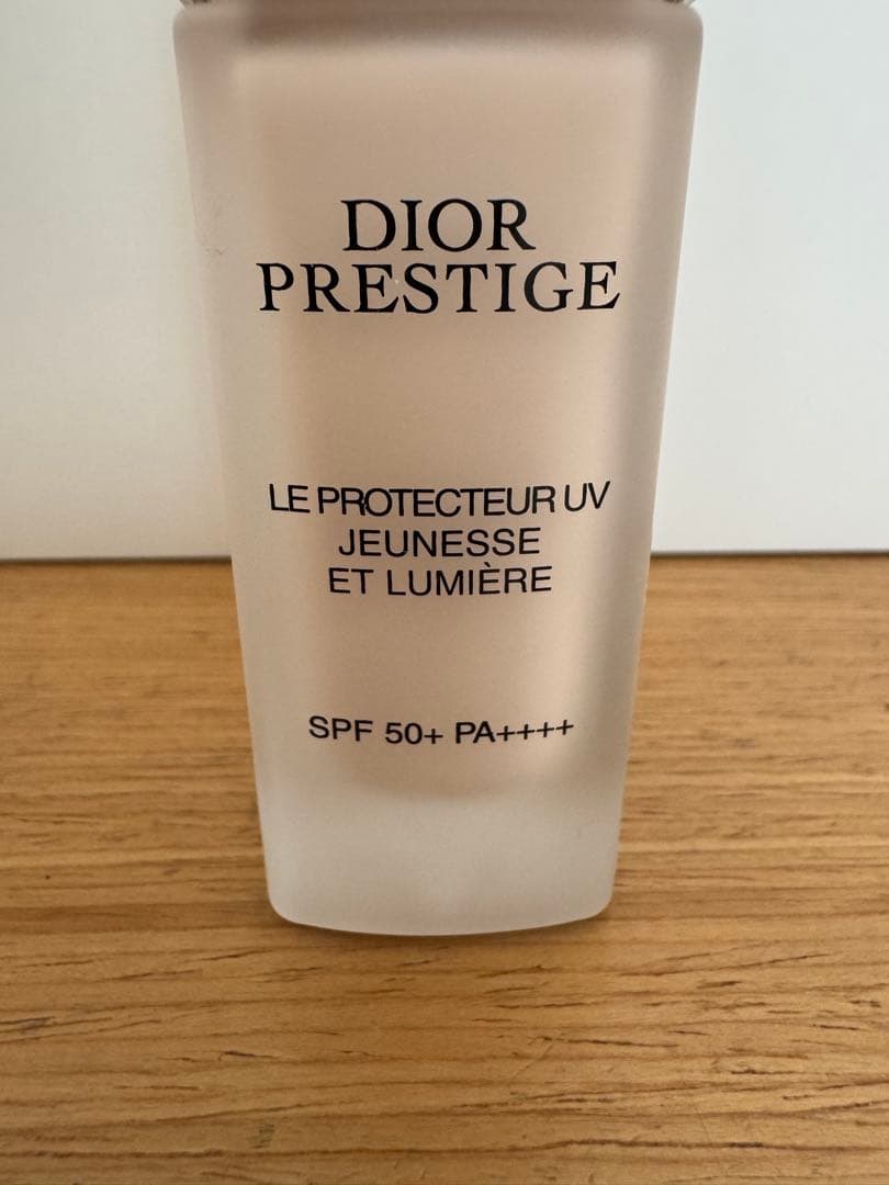 DIOR プレステージ　ホワイト　ルプロテクター　UV ルミエール　シアーグロウ