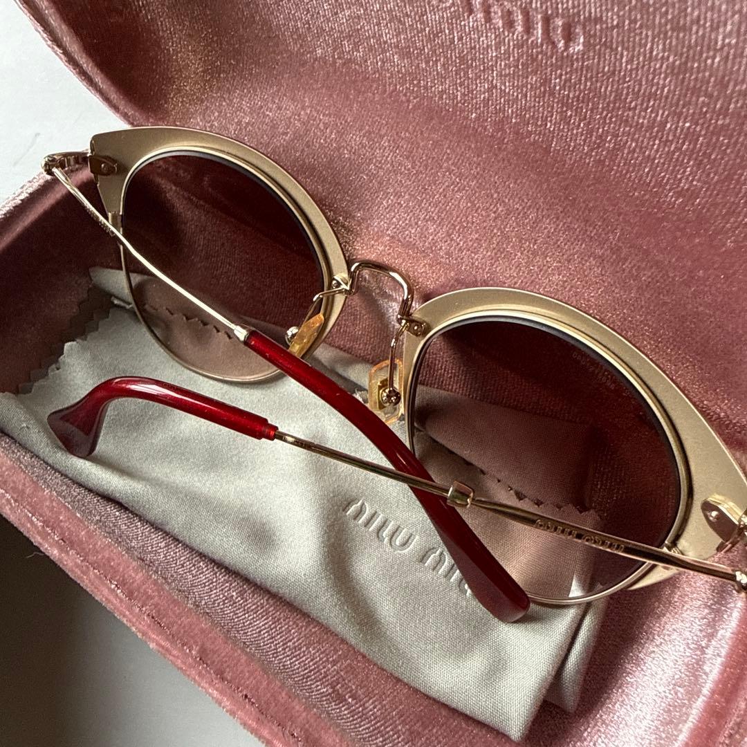 ミュウミュウ　MIUMIU サングラス