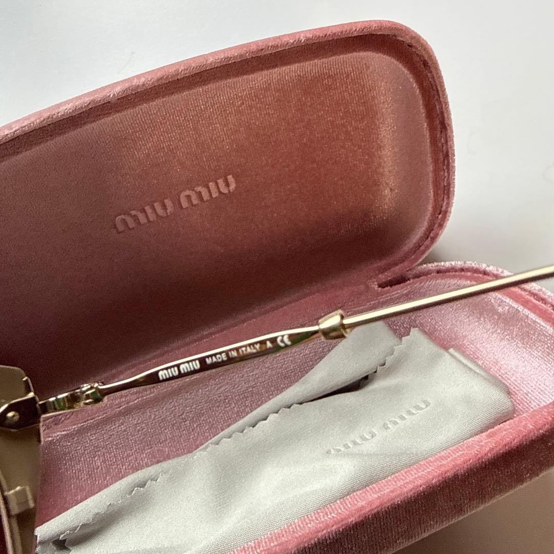 ミュウミュウ　MIUMIU サングラス