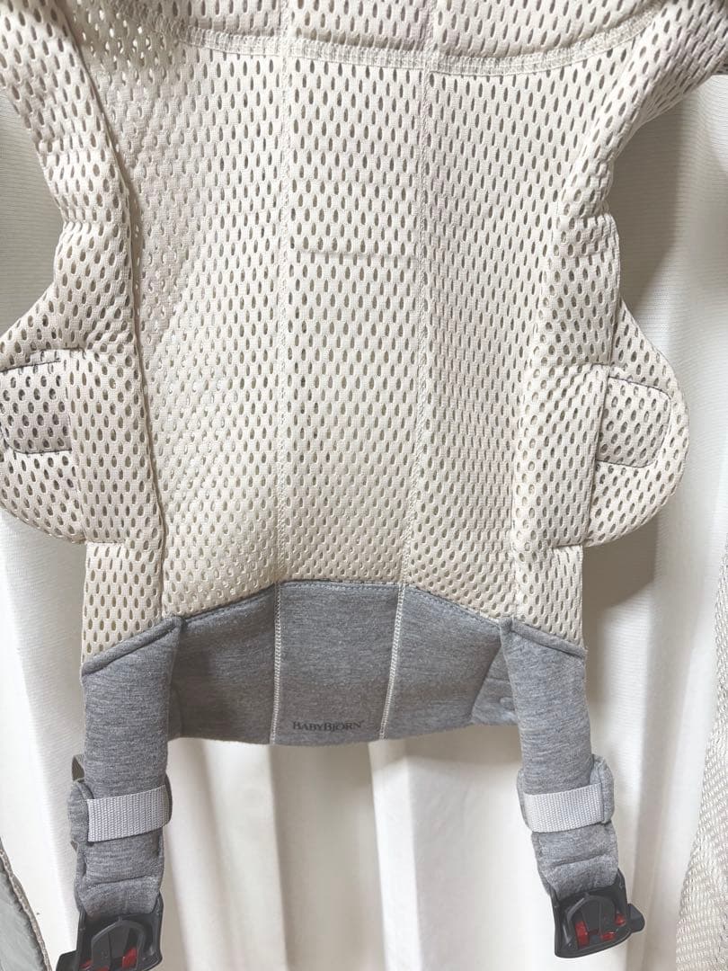 BABYBJÖRN 抱っこ紐 メッシュ ホワイト　ハーモニー