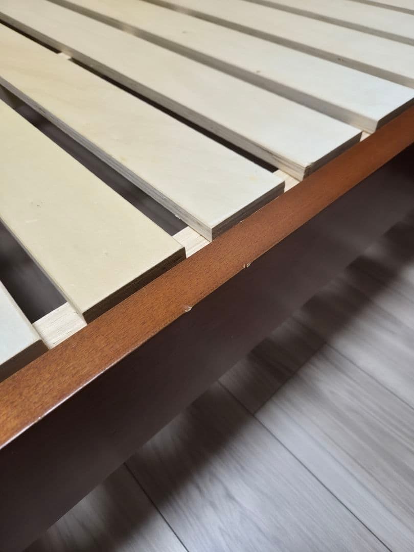 BROOKS BEDクイーンサイズ ACME Furniture 使用5年程度