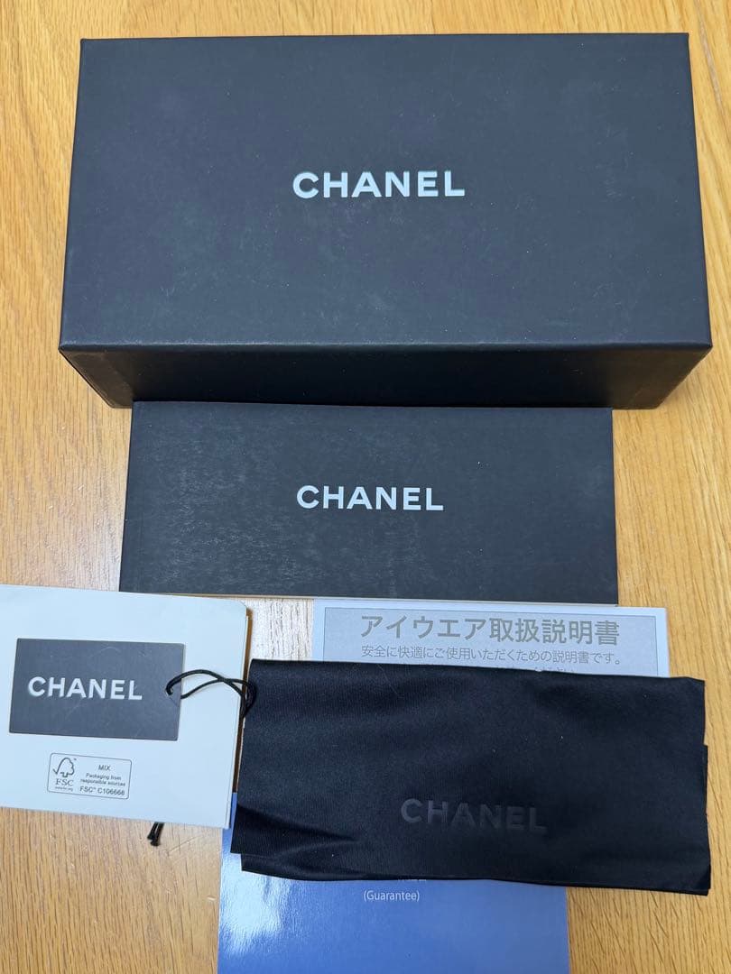 CHANEL パール付きキャットアイサングラス