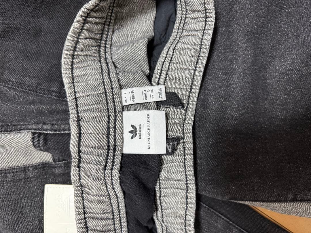 adidas パッチワークデニムパンツ