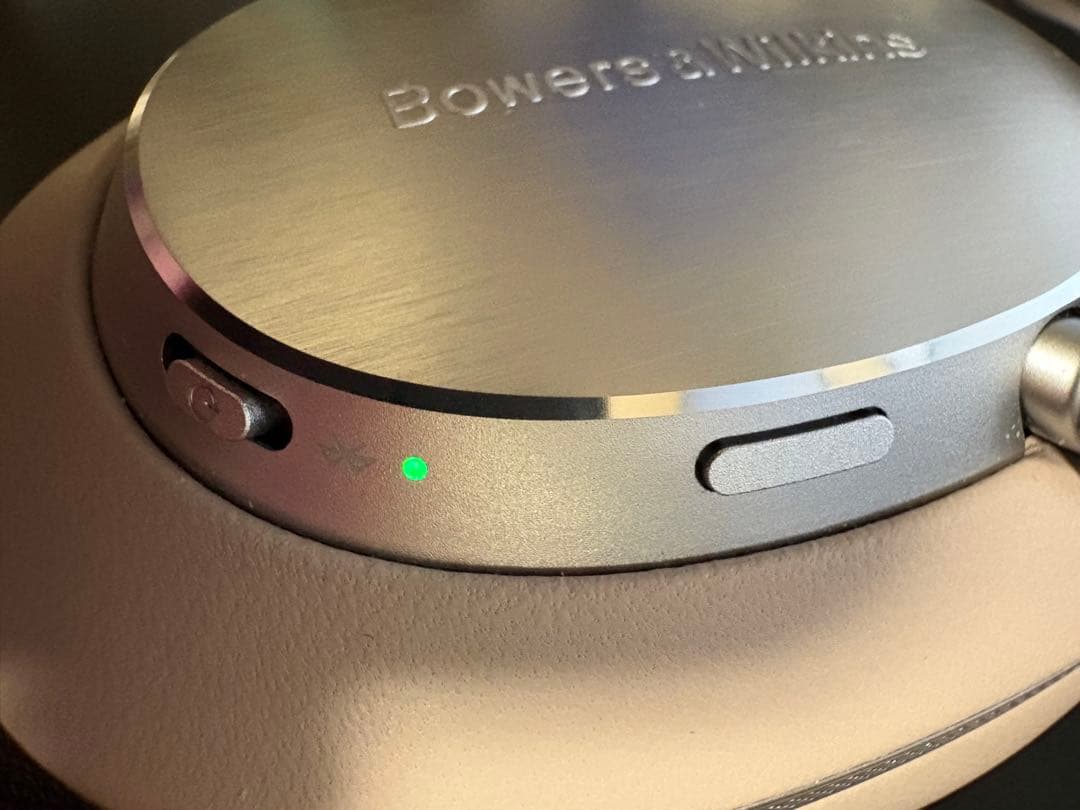 Bowers & Wilkins Px8 S2 ウォーム・ストーン