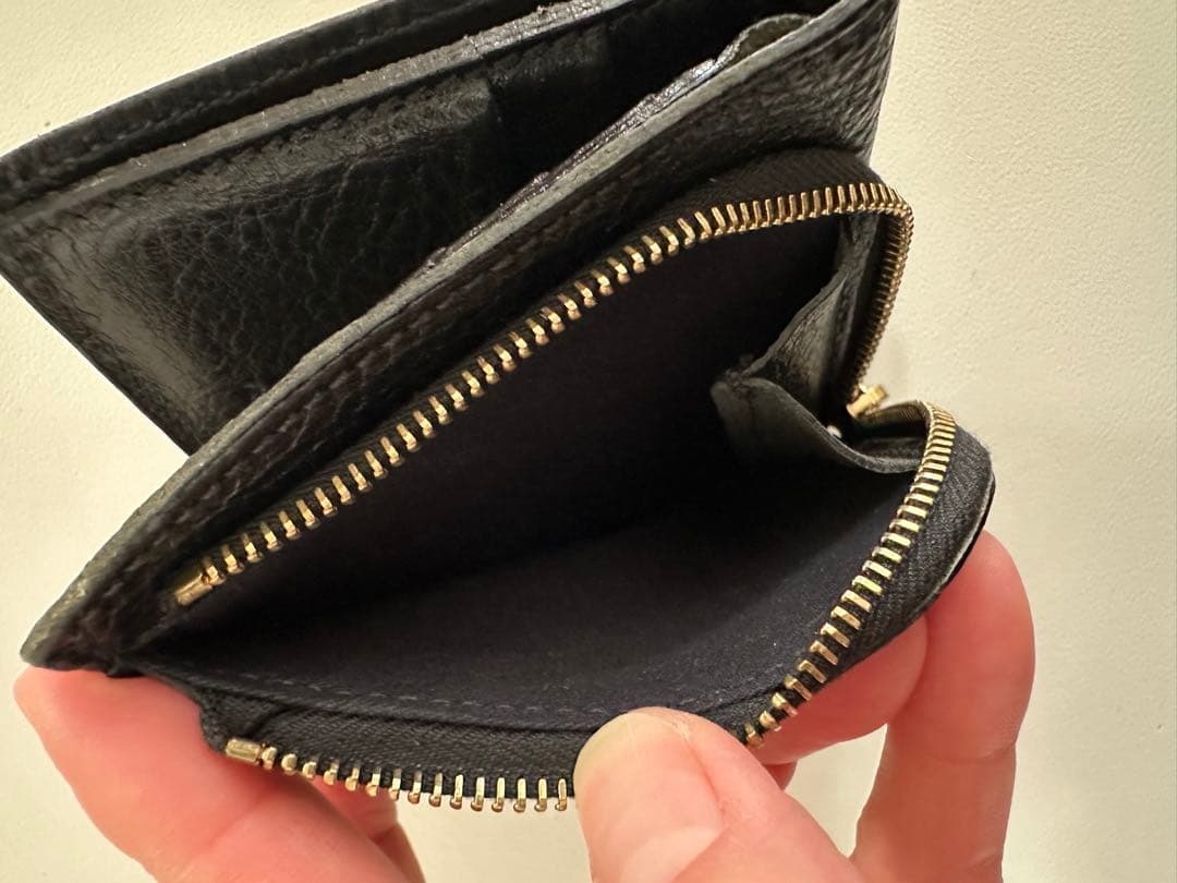 イルビゾンテ　折りたたみ　財布　ブラック　ラウンドファスナー　ミニ